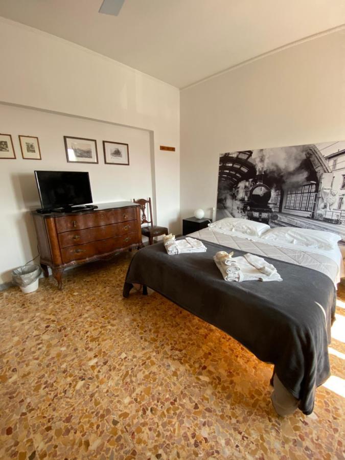 B&B Del Viaggiatore Sarzana Exterior photo
