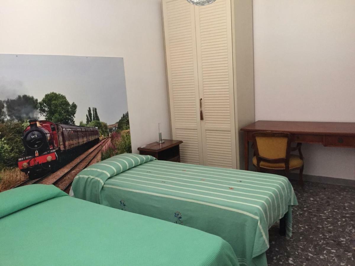 B&B Del Viaggiatore Sarzana Exterior photo